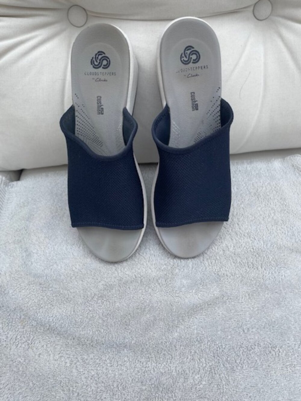 Women's Clarks, Cloud Steppers wedge sandals in Navy, size 8